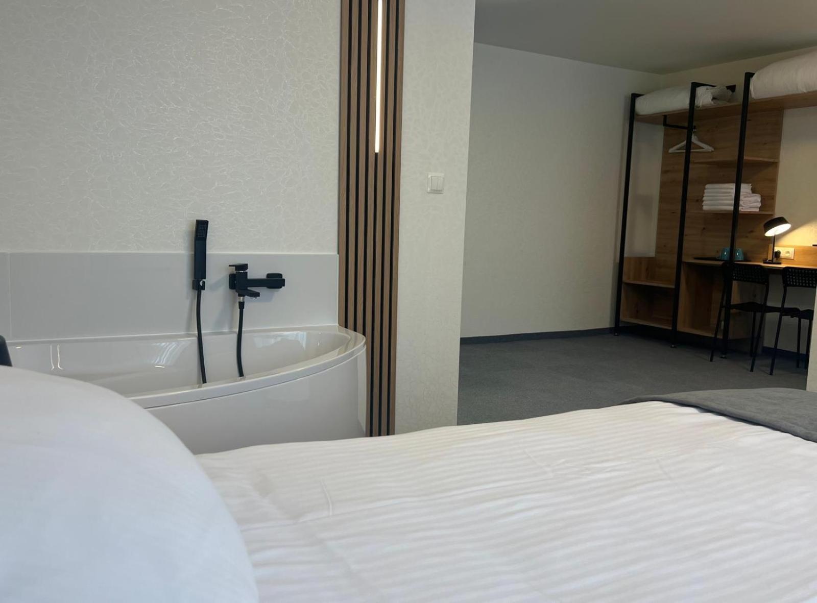 Plonia Resort Екстериор снимка